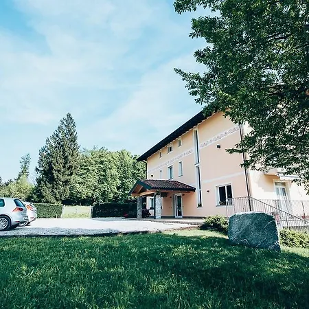 Agriturismo Paradiso Alloggio per agriturismo Arcisate